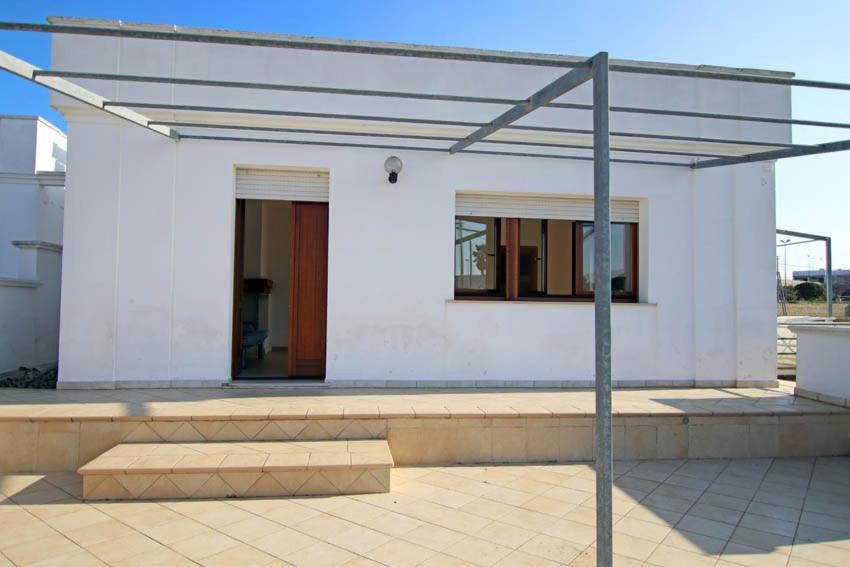 מרינה די מנקוורסה Villette Ninfee מראה חיצוני תמונה